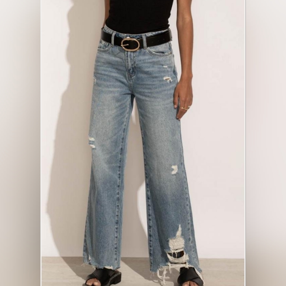 Bohme Indie Relaxed Jeans Medium Wash. Size 29